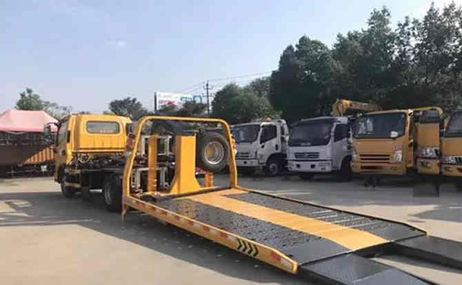 彝良汽车中途维修案例